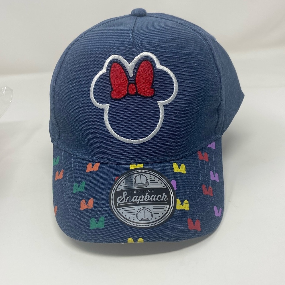 Girls new with tag one sides fits most Disney, Minnie Mouse snapback hat